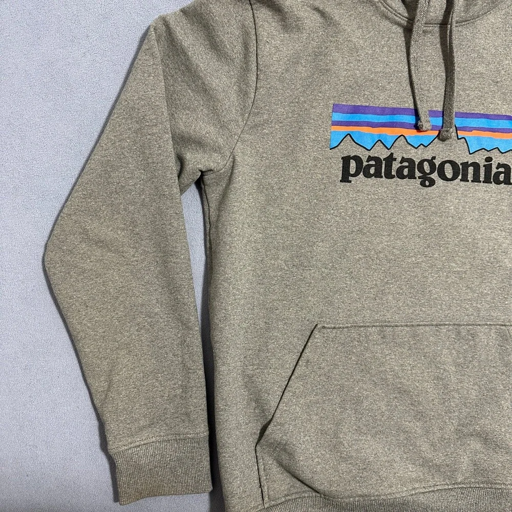 Patagonia P-6 Logo Uprisal Hoody Stretch Gravel Heather‎ Grey Mens Size Medium